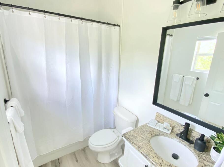 Sanctuary Gainesville Bright 2 Bedroom King Condo Exteriör bild