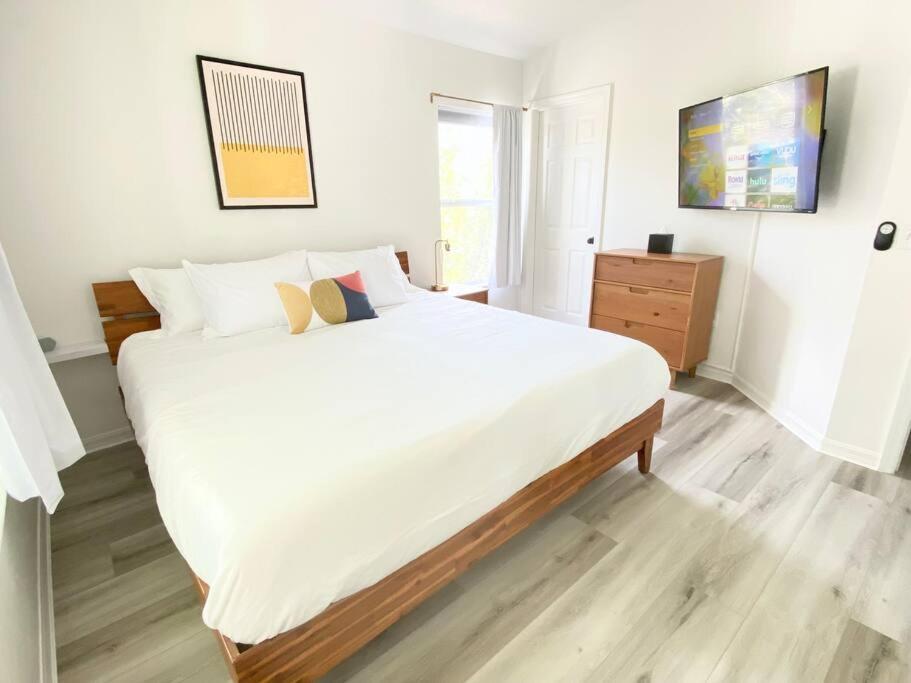 Sanctuary Gainesville Bright 2 Bedroom King Condo Exteriör bild