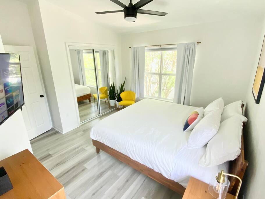 Sanctuary Gainesville Bright 2 Bedroom King Condo Exteriör bild